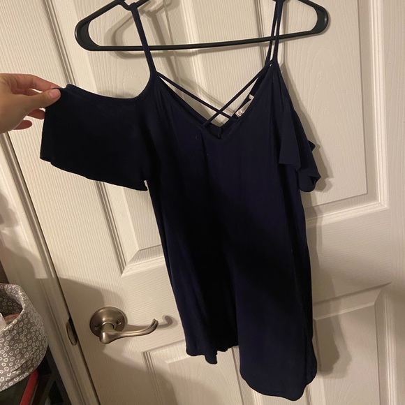 Navy Cold Shoulder Tank - Picture 1 of 3